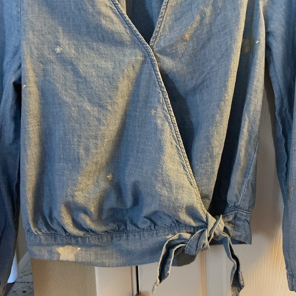 J. Crew Denim Wrap Top with Silver Stars! So cute!! XS. NWOT. - Picture 4 of 7